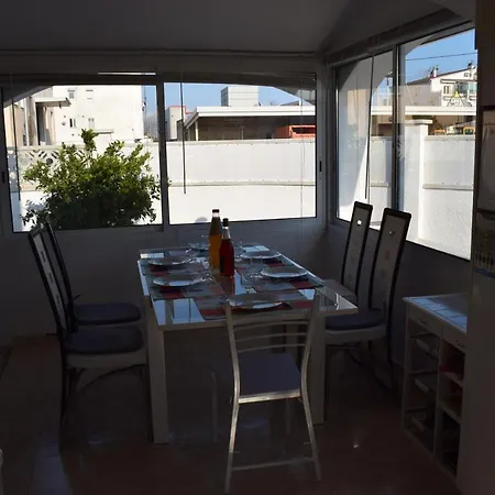Casa Con Amplia Jardin *